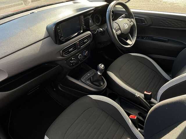 Hyundai i10 1.0 SE Connect Hatchback 5dr Petrol Manual Euro 6 (s/s) (67 ps)