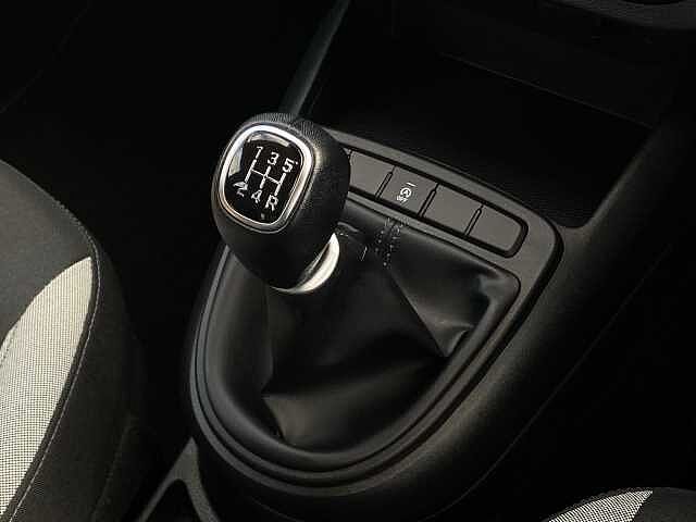 Hyundai i10 1.0 SE Connect Hatchback 5dr Petrol Manual Euro 6 (s/s) (67 ps)