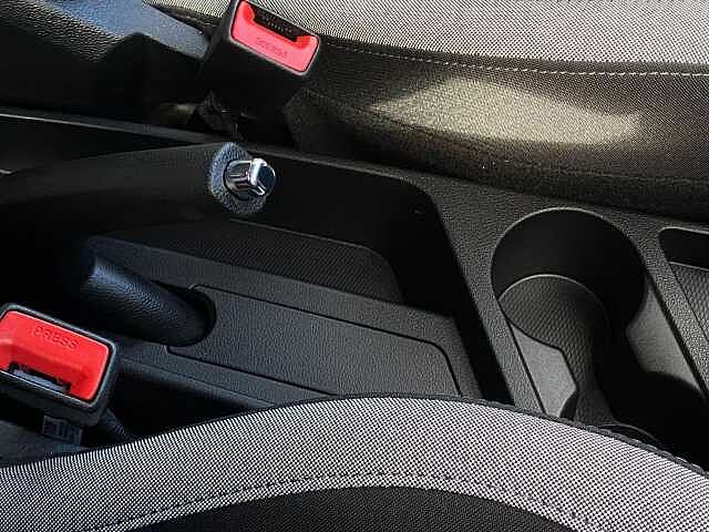 Hyundai i10 1.0 SE Connect Hatchback 5dr Petrol Manual Euro 6 (s/s) (67 ps)