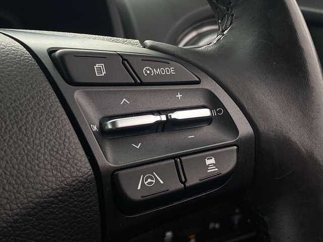 Hyundai KONA 39kWh Premium Auto 5dr (10.5kW Charger)