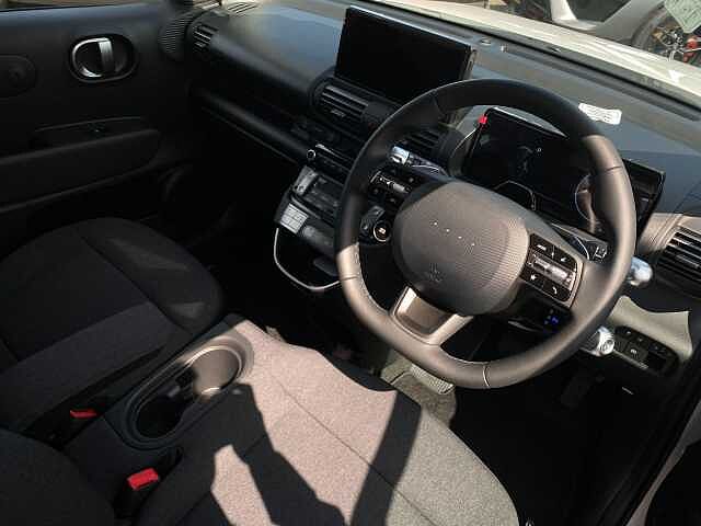 Hyundai INSTER INSTER 02 White