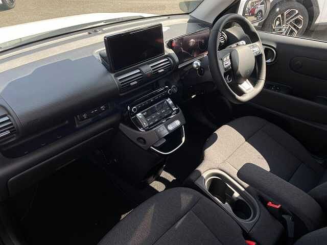 Hyundai INSTER INSTER 02 White