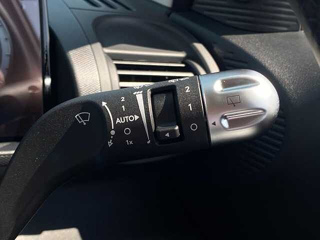 Hyundai INSTER INSTER 02 White