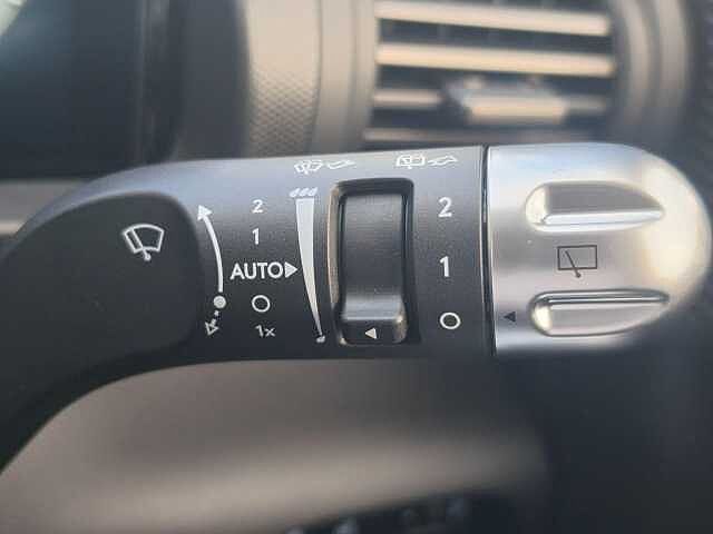 Hyundai INSTER 85kW 02 49kWh 5dr Auto Beige